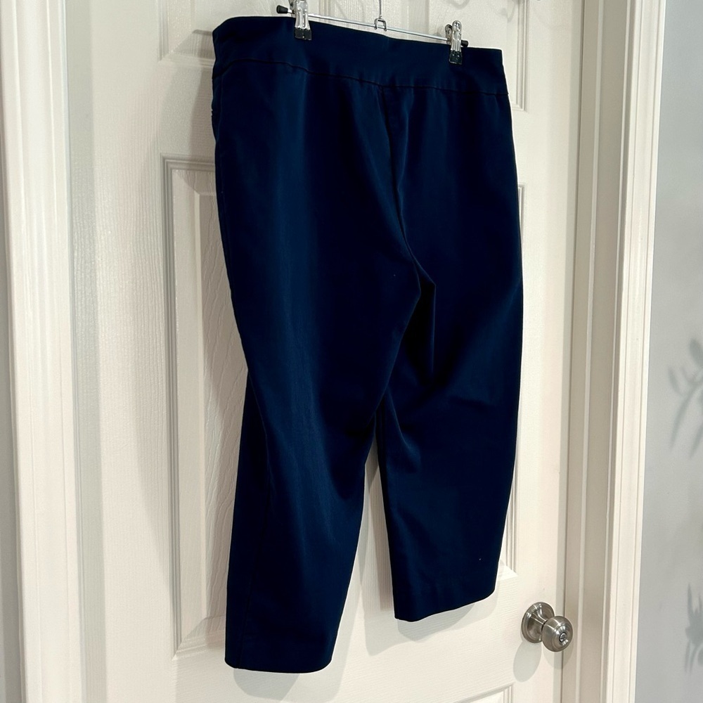 Croft & Barrow Women Capri Cropped Pants Sz 14 Stretch Navy Blue Mid Rise NWOT - Picture 6 of 13